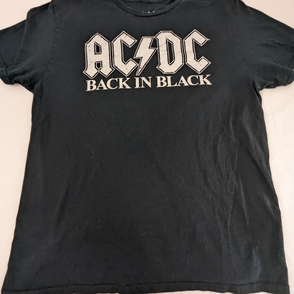 AC/DC | Shirts | Acdc Back In Black Classic Rock Tee Large | Poshmark